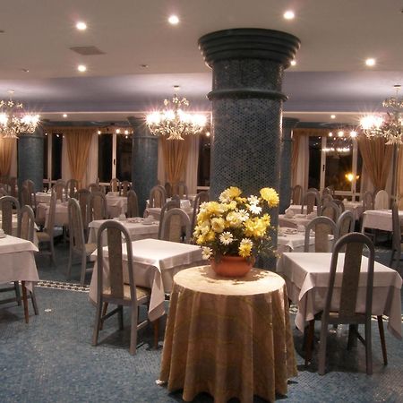 Hotel Torre Cristina Noja Bagian luar foto