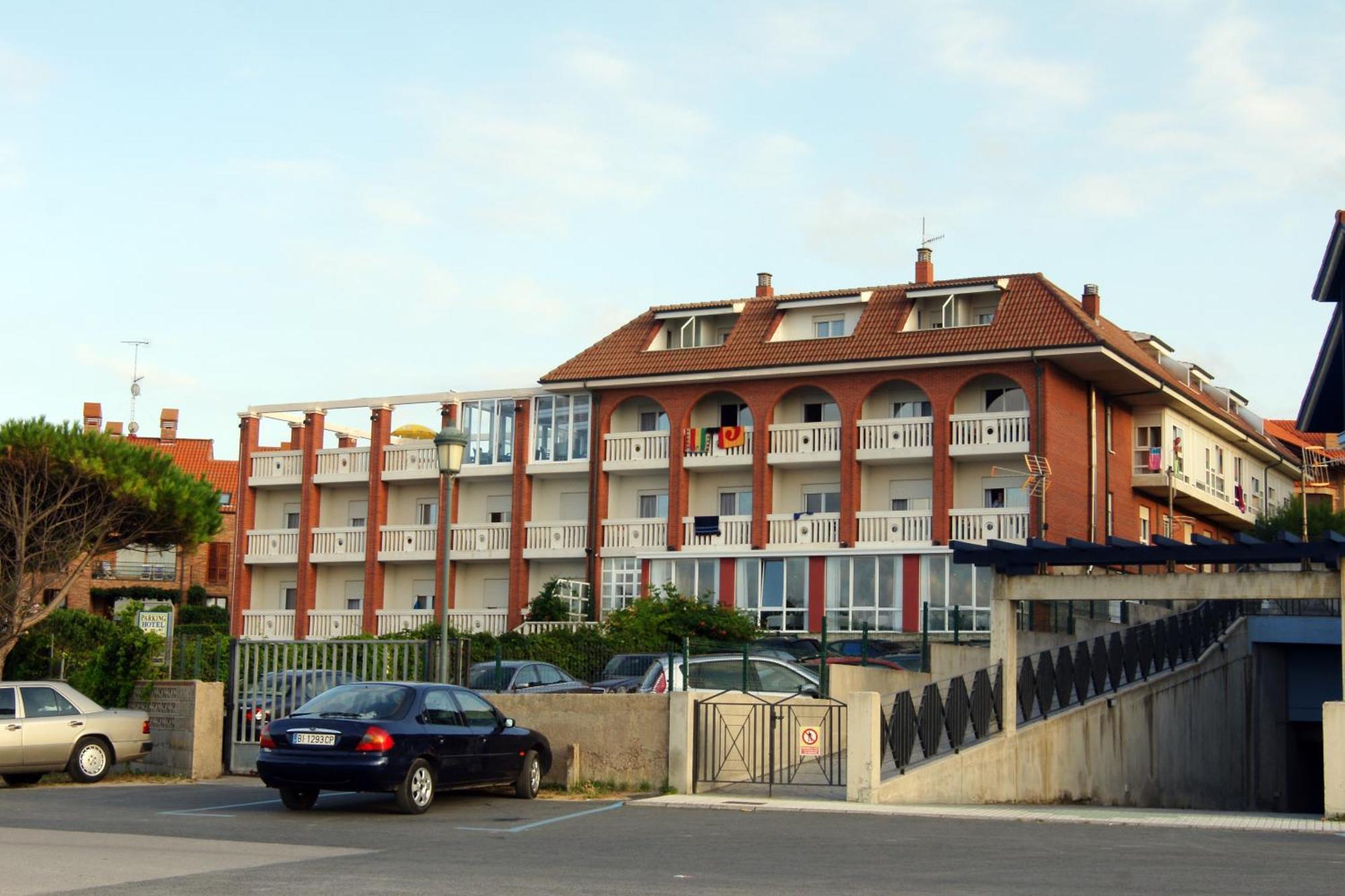 Hotel Torre Cristina Noja Bagian luar foto