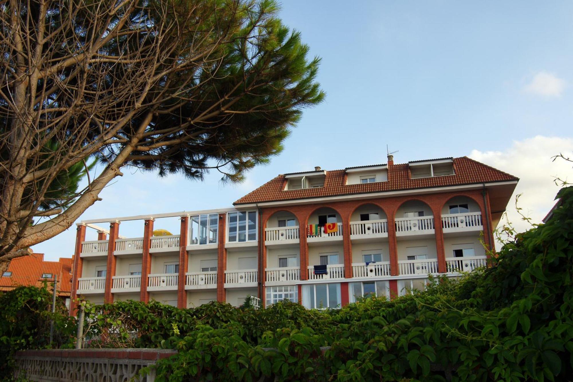 Hotel Torre Cristina Noja Bagian luar foto