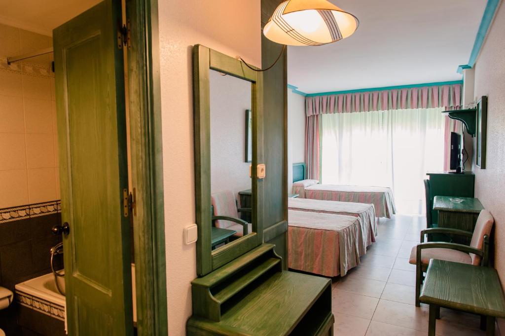 Hotel Torre Cristina Noja Ruang foto