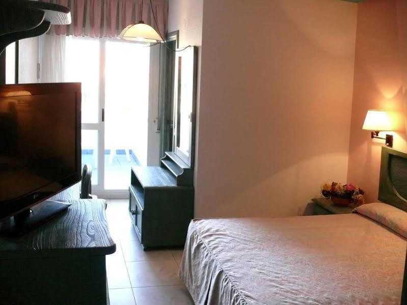 Hotel Torre Cristina Noja Bagian luar foto