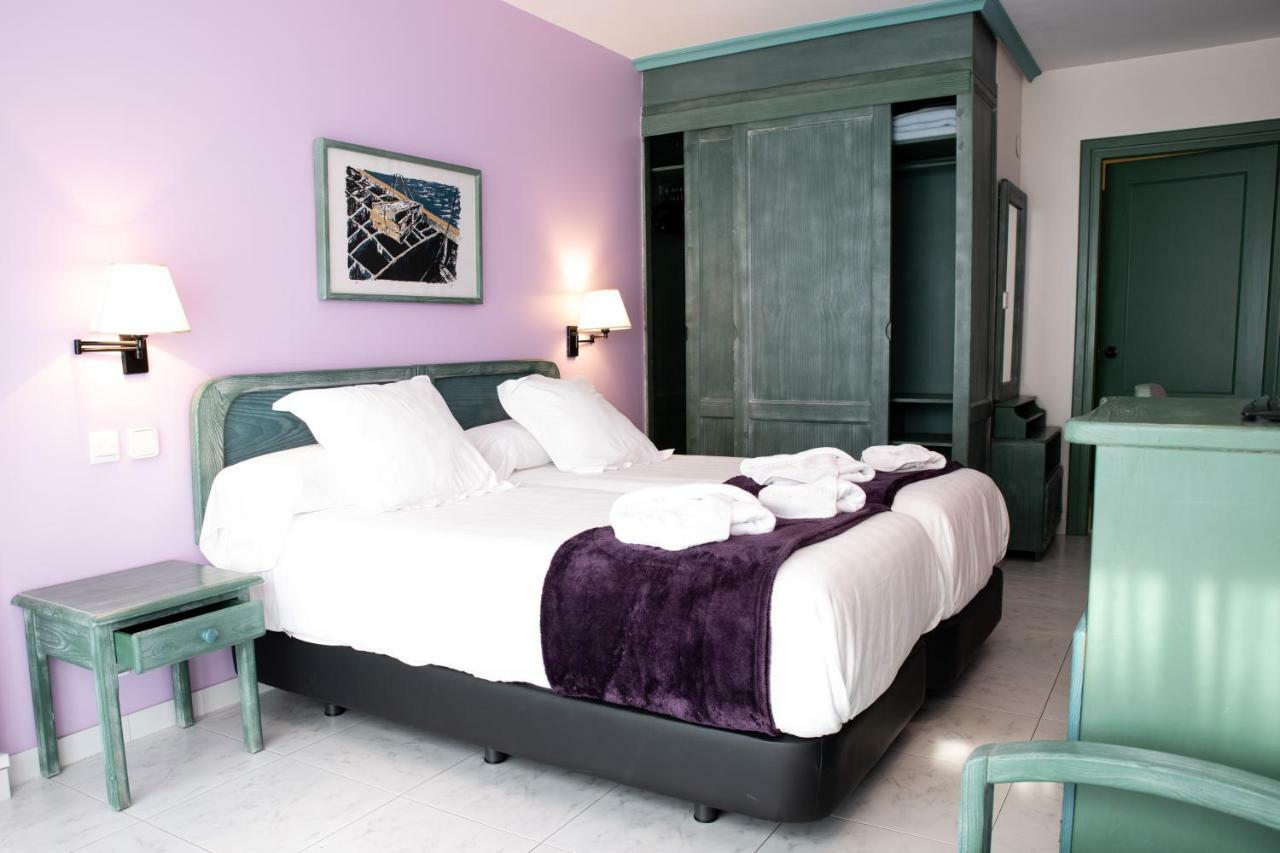 Hotel Torre Cristina Noja Bagian luar foto