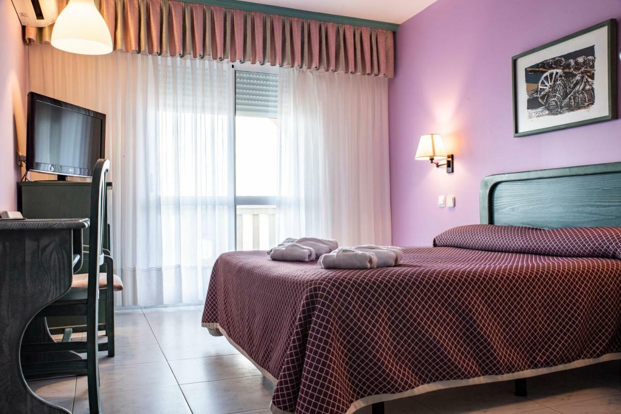 Hotel Torre Cristina Noja Bagian luar foto