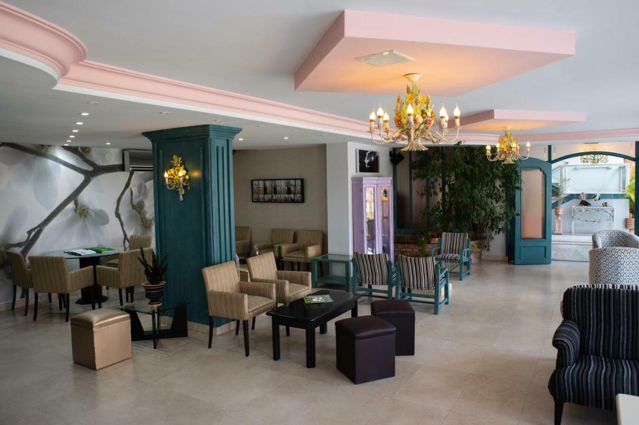 Hotel Torre Cristina Noja Bagian luar foto